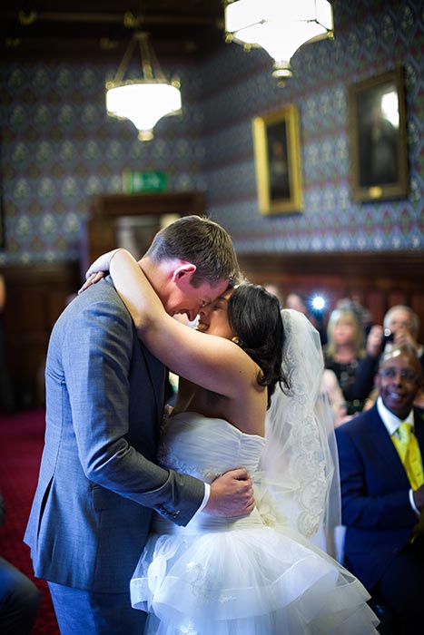 westminster wedding photography first kiss