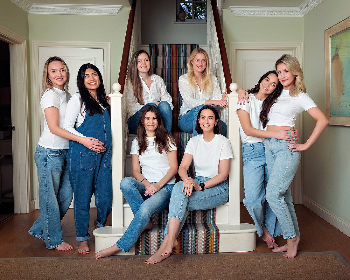 portrait of a group of friends by basingstoke photographer
