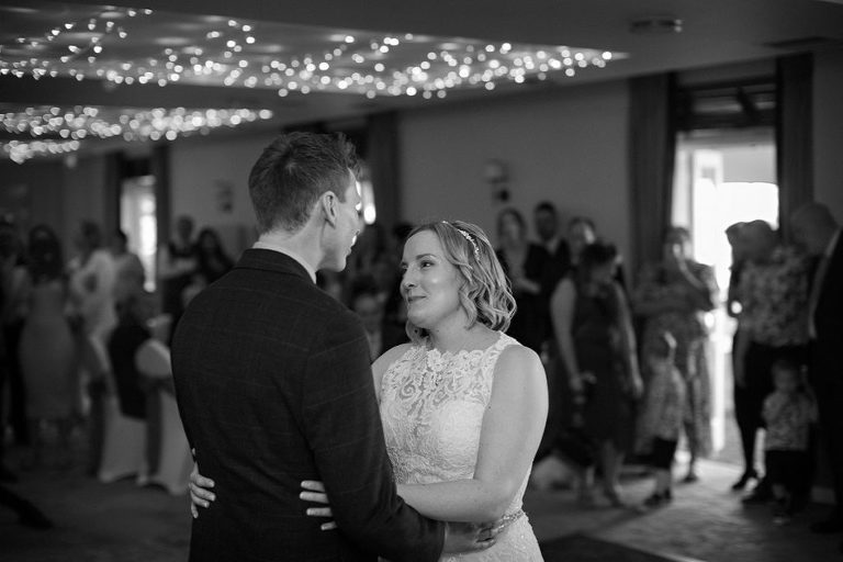 highfield park wedding photography of first dance 