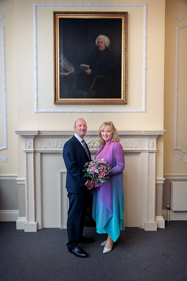 wedding couple at basingstoke register office goldings