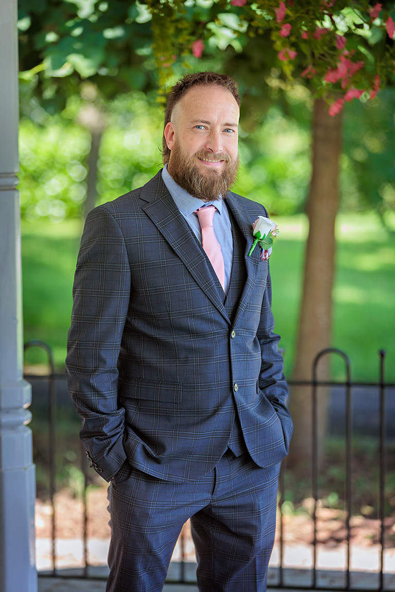 midweek wedding photography at Basingstoke registry office