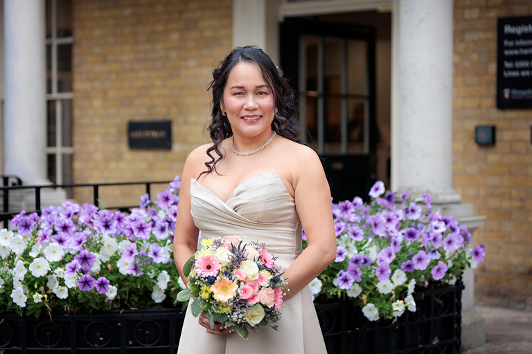 bridal portrait at basingstoke registration office